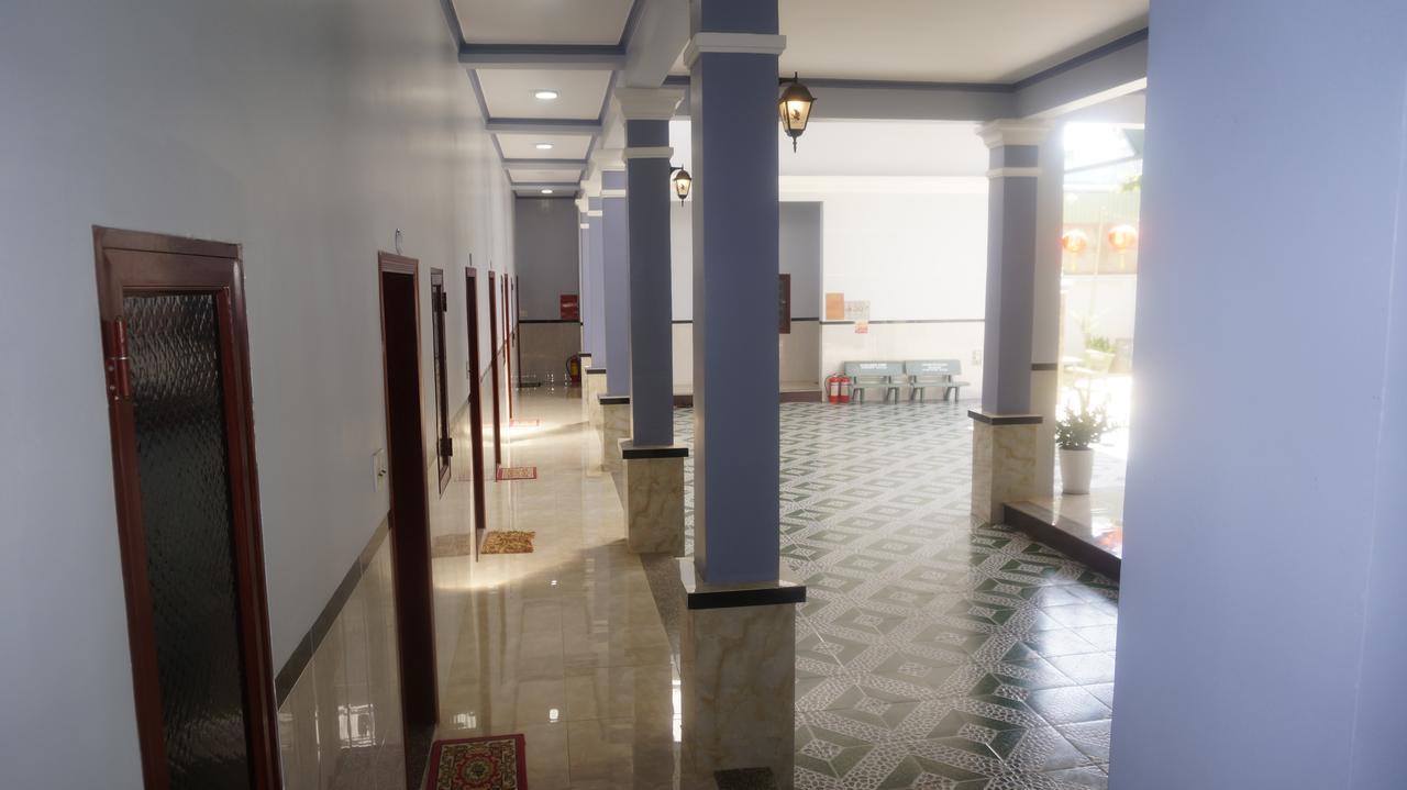 Motel Hoang Gia Long Khanh Exterior photo