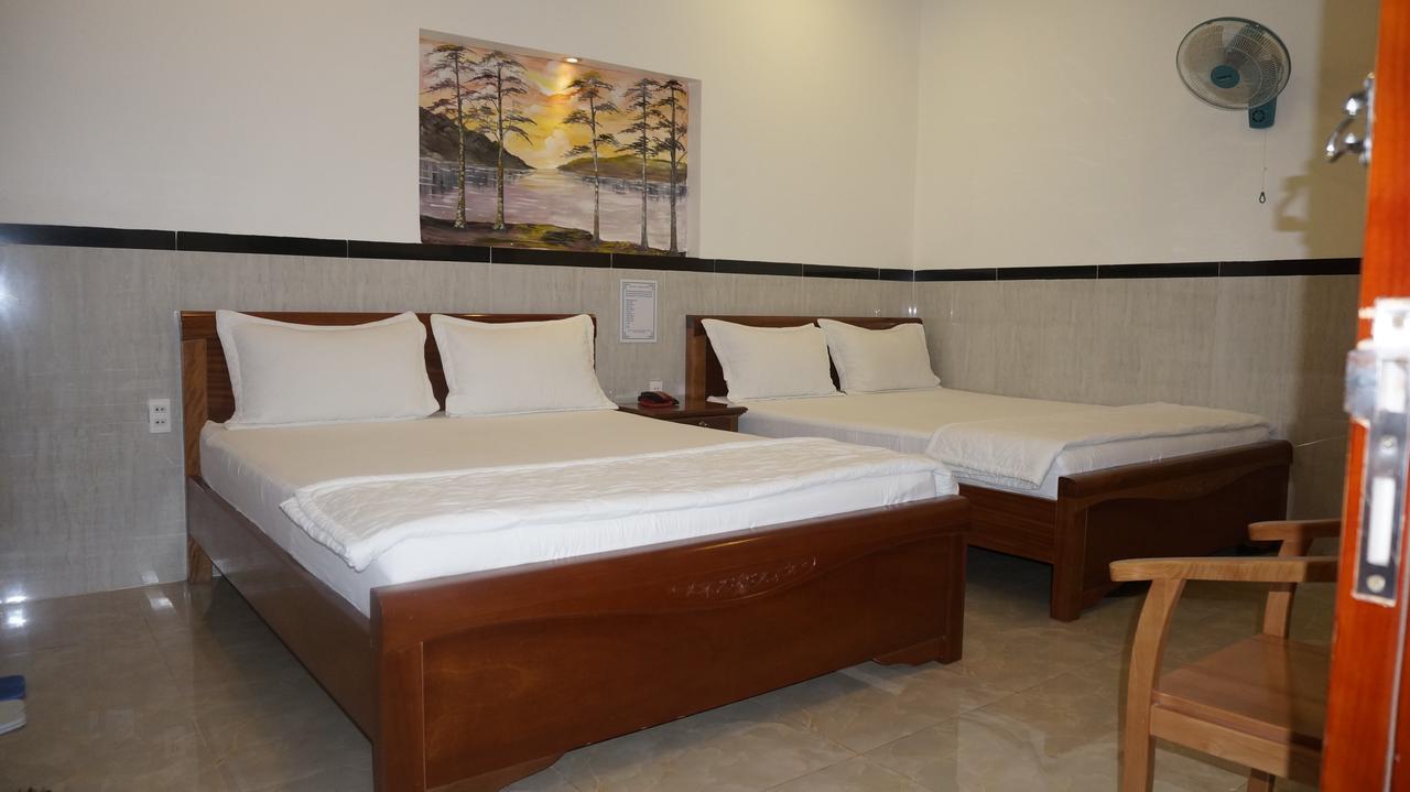 Motel Hoang Gia Long Khanh Exterior photo